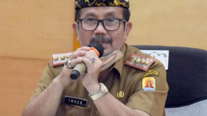 Bupati Imron Imbau Ritel Jual Beras SPHP