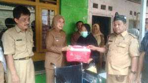 Warga Weru Lor Diberikan Bantuan Kursi Roda