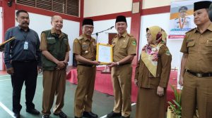 175 ASN Terima SK Pensiun, Termasuk Kepala BKPSDM Kuningan