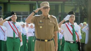 Hadir di MPLS SMP Islam Al Azhar, Pj Walikota Cirebon Minta Pelajar Tingkatan Literasi