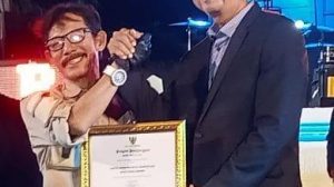 Panglima Laskar Macan Ali Terima Penghargaan dari Pj Walikota Cirebon
