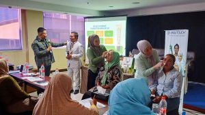 Gelar Seminar di Cirebon, Ensutouch Kenalkan Skincare Enzim Nanas Pertama di Dunia