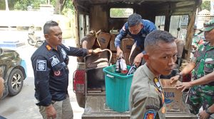 Satpol PP Sita Ratusan Botol Miras