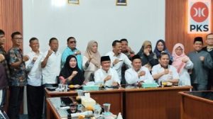 Sambangi PKS, Dian - Tuti Bawa Berkas B1-KWK dari DPP PKS