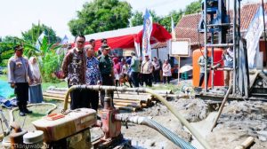 Percepat Penurunan Stunting, Pemkab Cirebon dan BKKBN Jabar Bangun Sumber Air Bersih di Desa Winduhaji