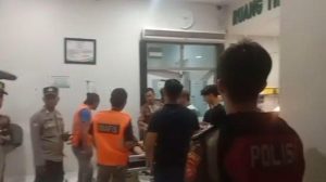 Lima Pemuda Dibawa ke IGD RSUD Indramayu Usai Tawuran Pakai Sajam di Toang Pecuk