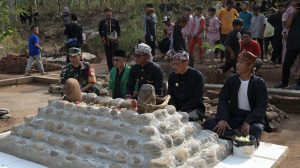 Hadir di Hajat Bumi Desa Dukuhmaja, Iip Apresiasi