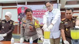 Kejari Majalengka Musnahkan Barang Bukti Narkoba hingga Senjata Tajam 