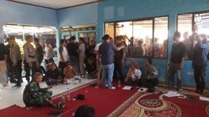 Diduga Korupsi Dana Desa dan BLT, Kuwu Desa Gintung Lor Dipolisikan Warganya