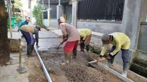 Pemdes Beringin Betonisasi Jalan Lingkungan