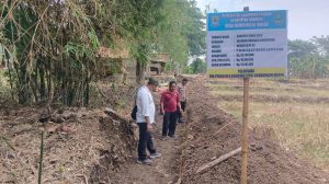 Atasi Banjir, Pemdes Gembongan Mekar Bangun SPAL
