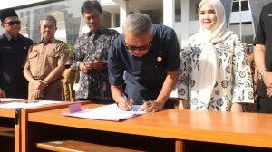 Walikota dan Wakil Walikota Cirebon Terpilih Saksikan Penandatanganan Pakta Integritas ASN