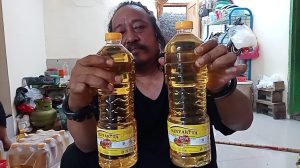 Minyak Goreng Subsidi Diduga Palsu Ditemukan Pedagang di Kota Cirebon