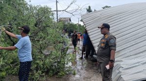 Puting Beliung Terjang Puluhan Rumah di Desa Pabean Ilir