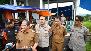 Pj Bupati Agus Toyib Tinjau Lokasi Bencana Bersama Forkompimda