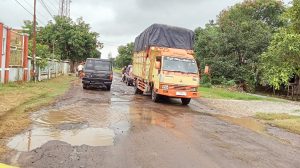 Jalan Bongas - Lojikobong Banyak yang Berlubang