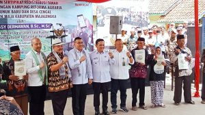 Wamen ATR Resmikan Kampung Reforma Agraria di Desa Nunuk Baru dan Desa Cengal