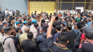 Diwarnai Kericuhan, Eksekusi Lahan di Awirarangan Ditunda Sementara