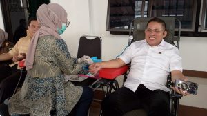 Bekerjasama dengan PMI, Kejari Kota Cirebon Menggelar Donor Darah