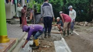 Jalan Lingkungan Desa Gagasari Dibeton