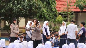 Polresta Cirebon Gelar Police Goes To School di SMPN 2 Lemahabang,