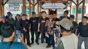 Warga Ciawijapura Geruduk Balai Desa Gegara Pembentukan BUMDes