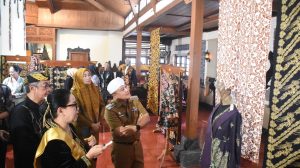Menembus Cakrawala Batik Kamuning: dari Cigugur untuk Dunia