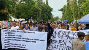 Unjuk Rasa di Pendopo, Ratusan Warga Desa Majakerta Tuntut Kades Dicopot, Dicap Arogan dan Korup