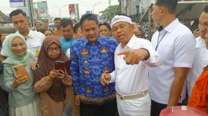 Banyak yang Lapor, KDM Terjunkan Pasukan Kuning Bersih-bersih Sampah di Kawasan Batik Trusmi