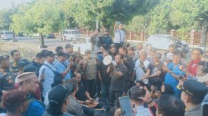 Tidak Bisa Memperlihatkan kepemilikan Tanah dan Gedung, Wartawan Paksa Usir Sat Pol PP dan BKAD