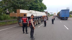 Tertibkan Parkir Liar
